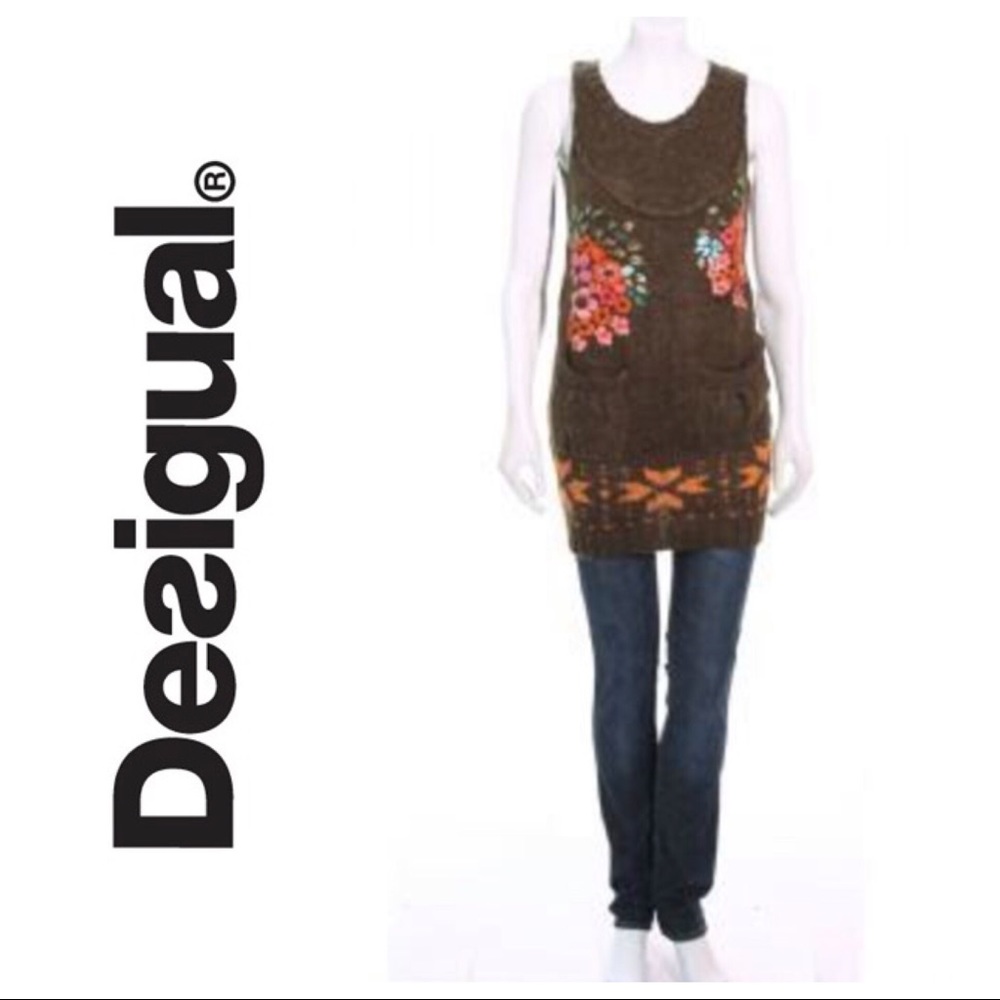 Desigual- Embroidered Sweater Tunic. Size: M.